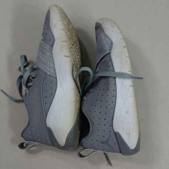 Jordan #23 Youth Gray Breakout BG 881448-003 Size 4 Youth - Picture 3 of 8